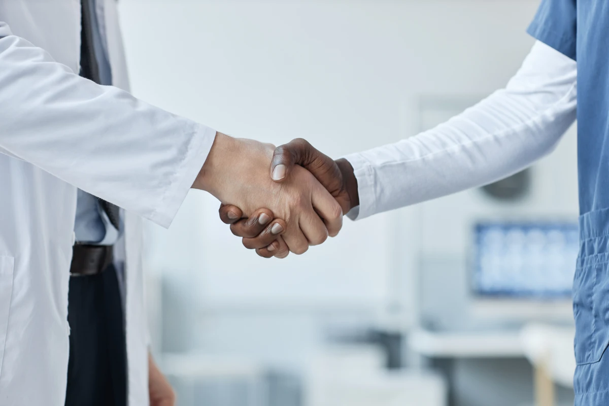 La dissolution d'une Société en Nom Collectif : un processus complexe et encadré